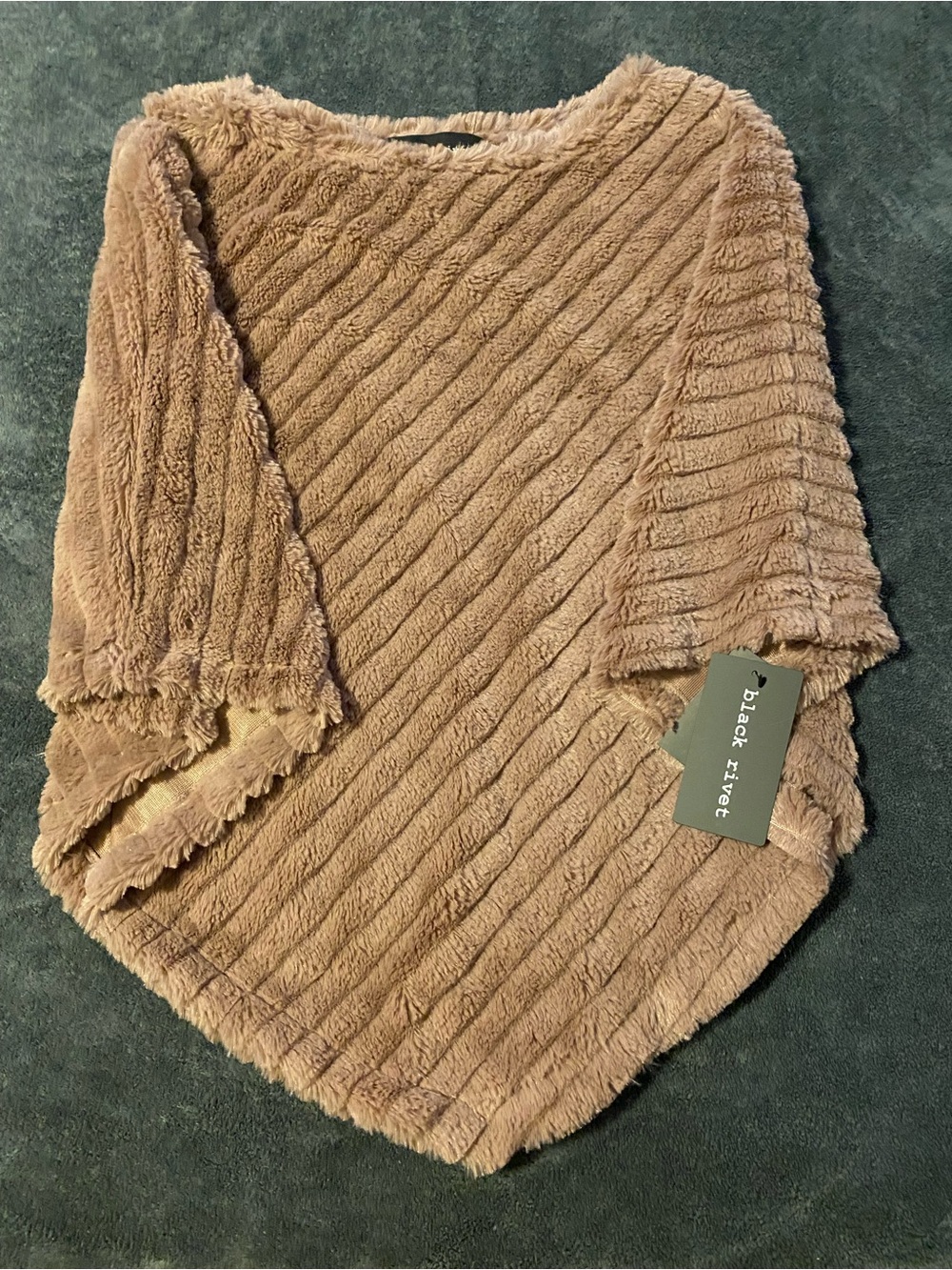 Black Rivet Plush Taupe Ribbed Pullover